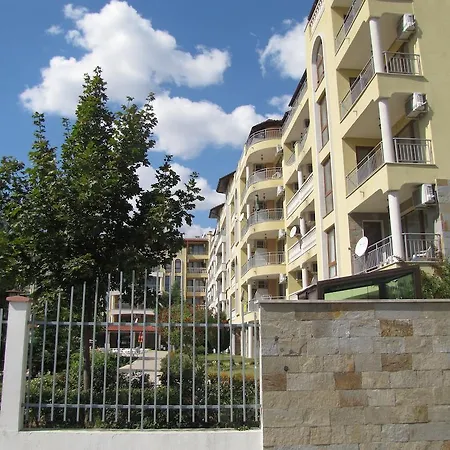 Sb In Royal Dreams Complex ساني بيتش
